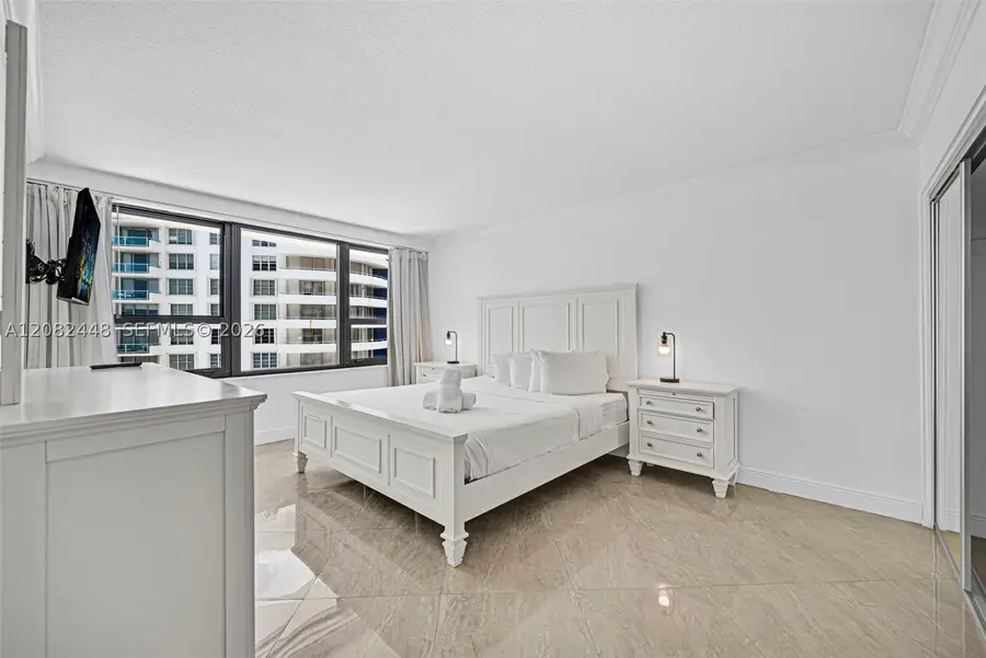 5225 Collins Ave #1015, Miami Beach, FL 33140 - #3