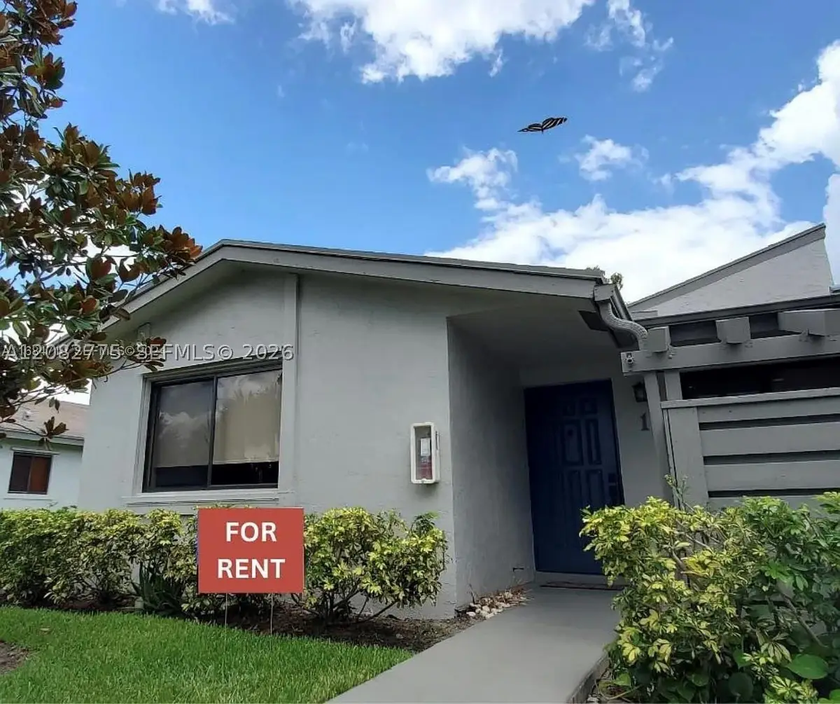 445 Lakeview Dr #1, Weston, FL 33326 - #1