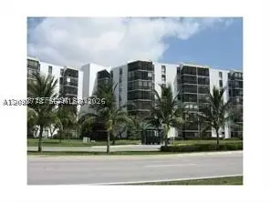 20500 W Country Club Dr #711, Aventura, FL 33180 - #1