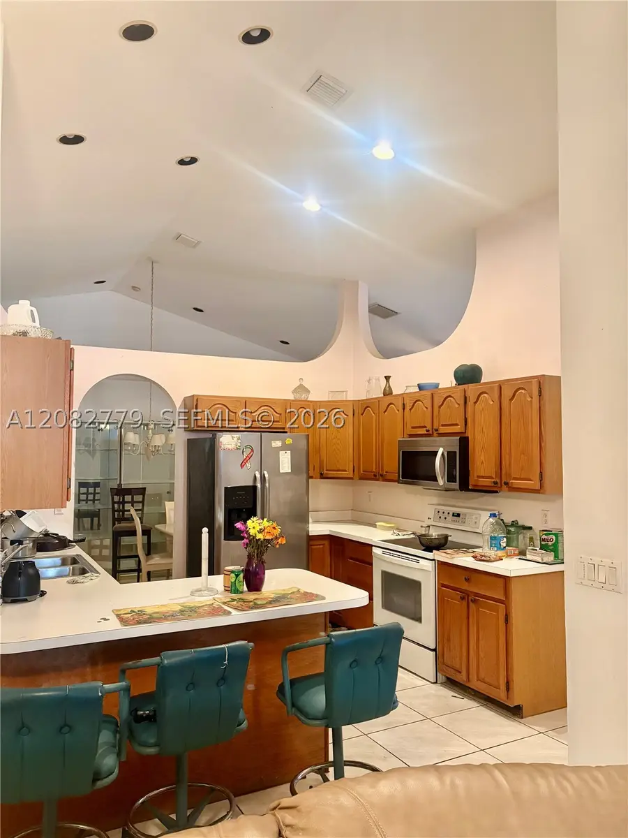 110 Hemingway Ct, Royal Palm Beach, FL 33411 - #2