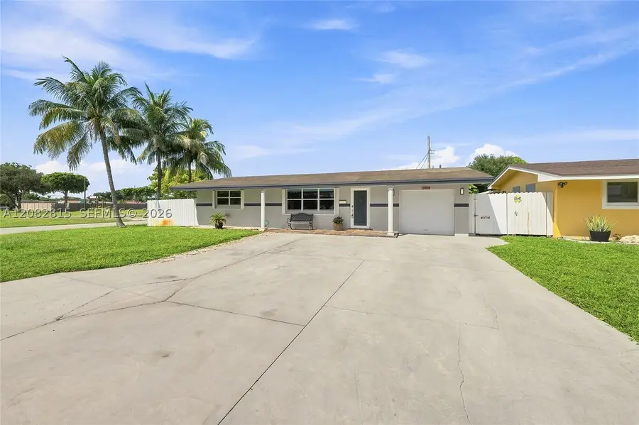 1000 NW 76th Ter, Pembroke Pines, FL 33024 - #2