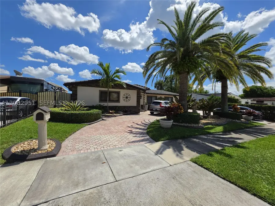 8450 NW 178th St, Hialeah, FL 33015 - #3