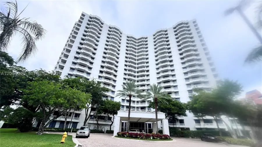 3300 NE 192nd St #PH16, Aventura, FL 33180 - #3