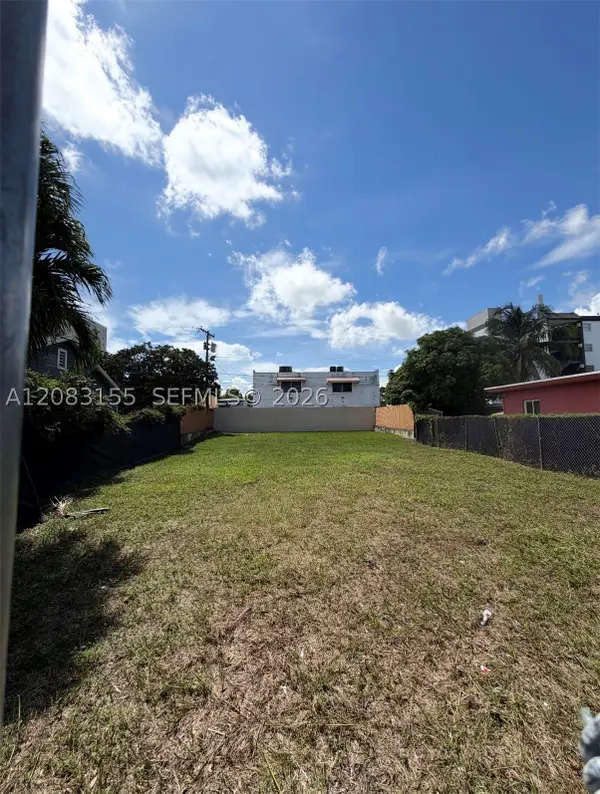816 NW 21st Ct, Miami, FL 33125