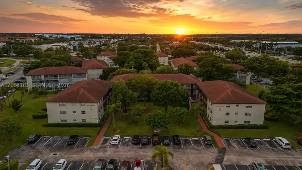 150 SW 134th Way #304R, Pembroke Pines, FL 33027