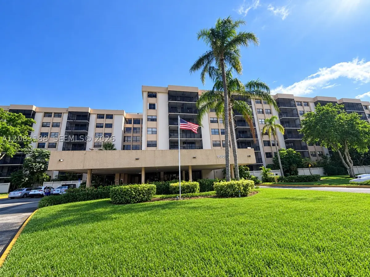 900 NE 195th St #703, Miami, FL 33179 - #1
