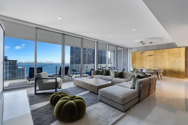 300 Biscayne Boulevard Way #3302E, Miami, FL 33131