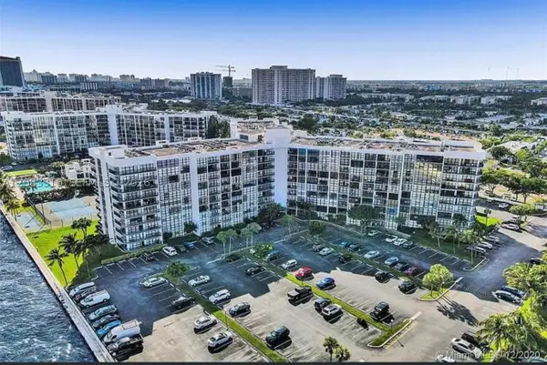 800 Parkview Dr #709, Hallandale Beach, FL 33009