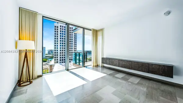 68 SE 6th St #1605, Miami, FL 33131