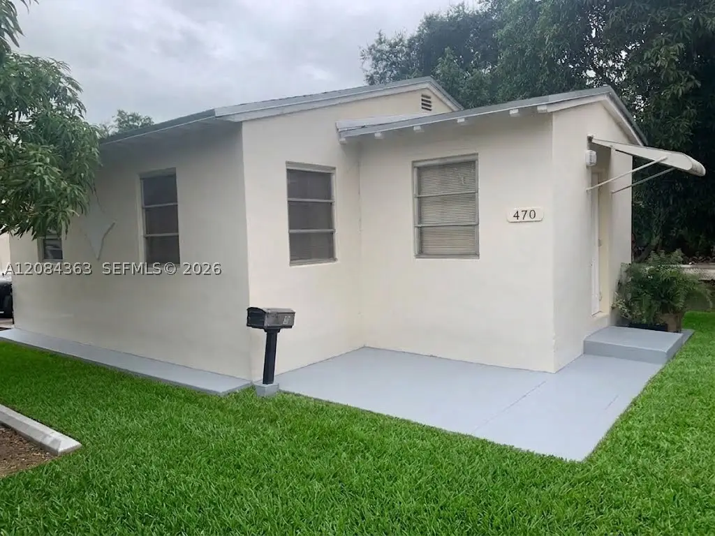 470 NE 162nd St, Miami, FL 33162 - #1