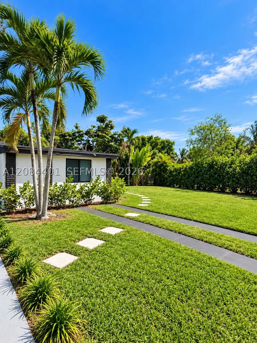 930 NE 163rd St, North Miami Beach, FL 33162 - #2