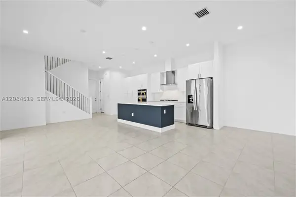 4402 NW 81st Ave, Doral, FL 33166