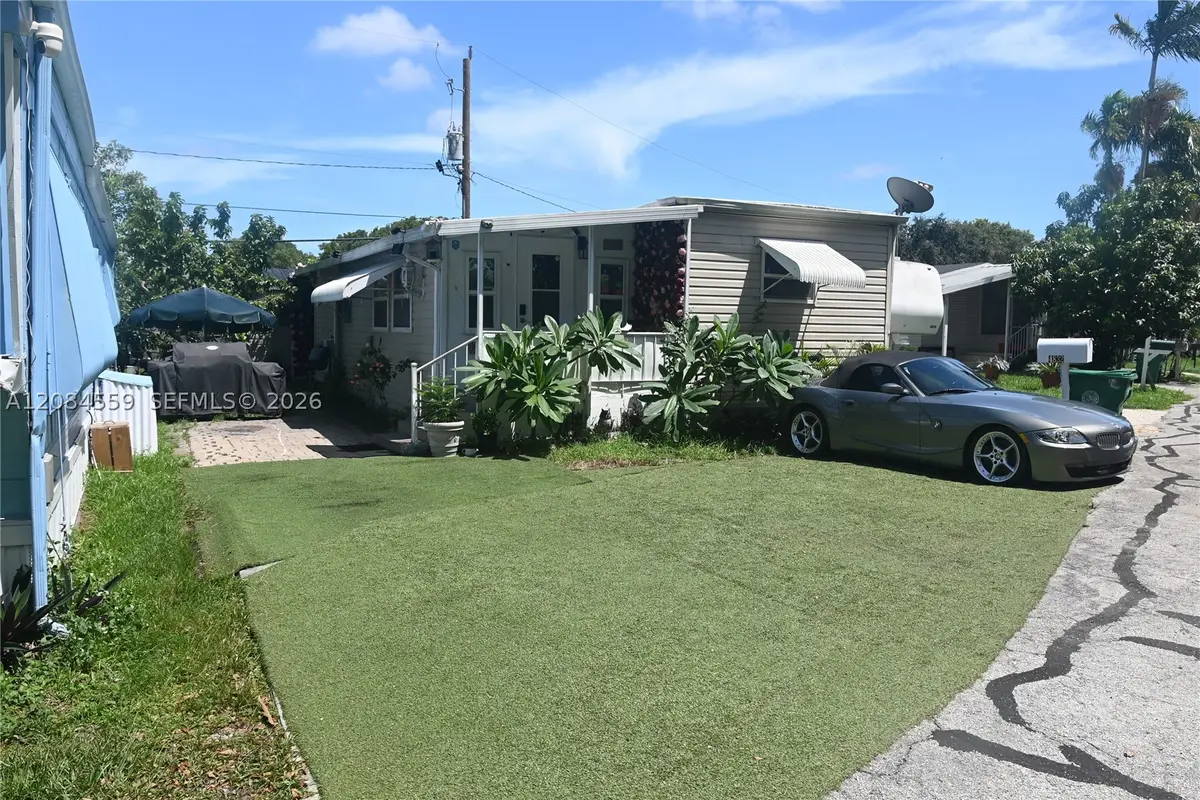 4832 SW 47 Ln, Davie, FL 33314 - #1