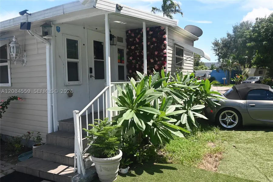 4832 SW 47 Ln, Davie, FL 33314 - #3