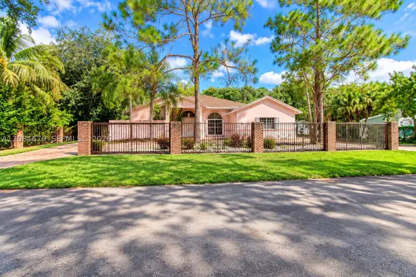 17401 SW 266th Ter, Homestead, FL 33031