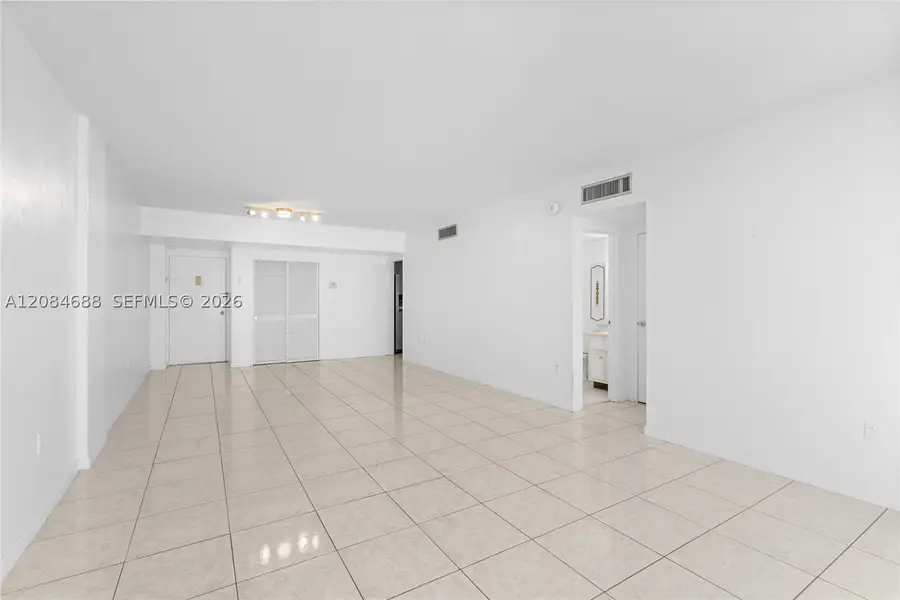 5001 Collins Ave #5E, Miami Beach, FL 33140 - #3