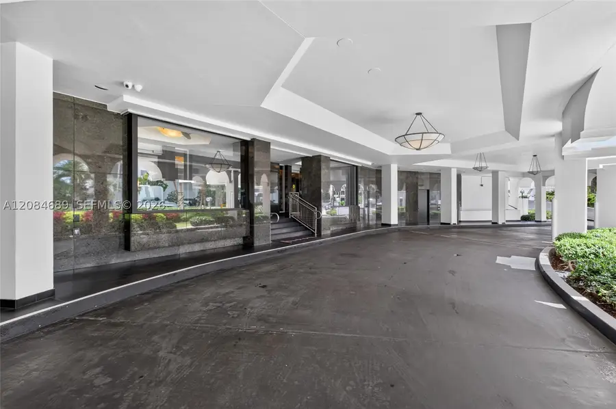 5660 W Collins Ave #6D, Miami Beach, FL 33140 - #3