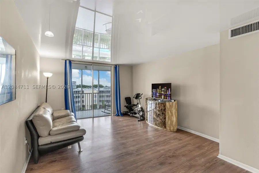 1700 NE 191st St #508, Miami, FL 33179 - #3