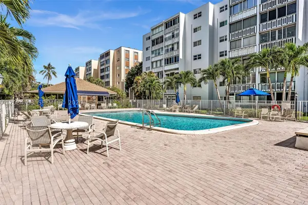 610 NE 12th Ave #206, Hallandale Beach, FL 33009