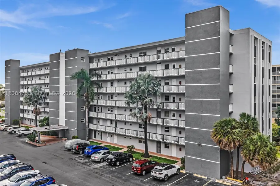 610 NE 12th Ave #206, Hallandale Beach, FL 33009 - #2