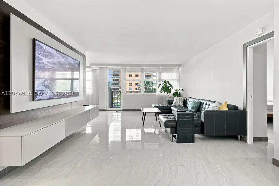 250 174th St #211, Sunny Isles Beach, FL 33160 - #2