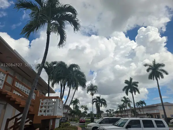 900 SW 11th Ave #7C, Hallandale Beach, FL 33009
