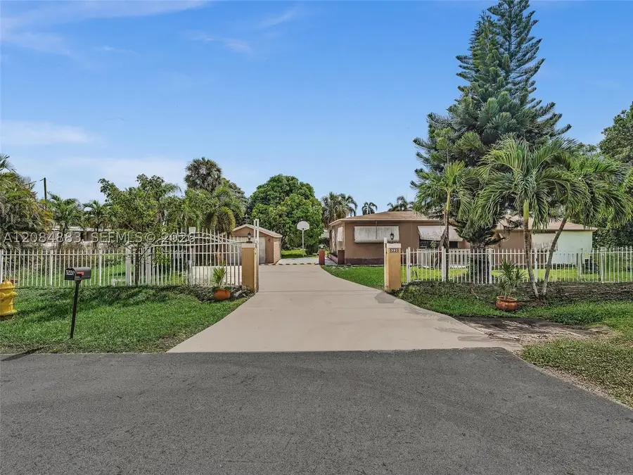 5220 SW 26th Ave, Dania Beach, FL 33312 - #2