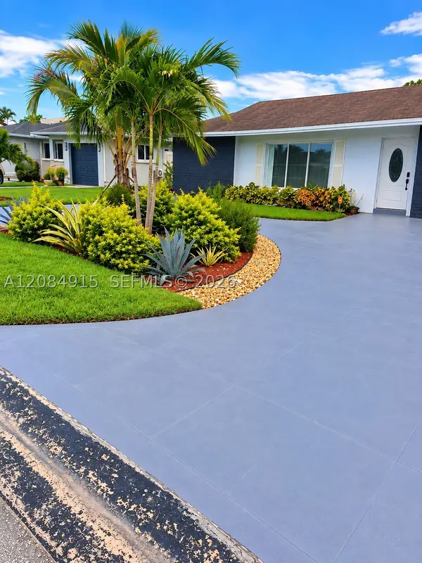 9606 NW 80th St, Tamarac, FL 33321