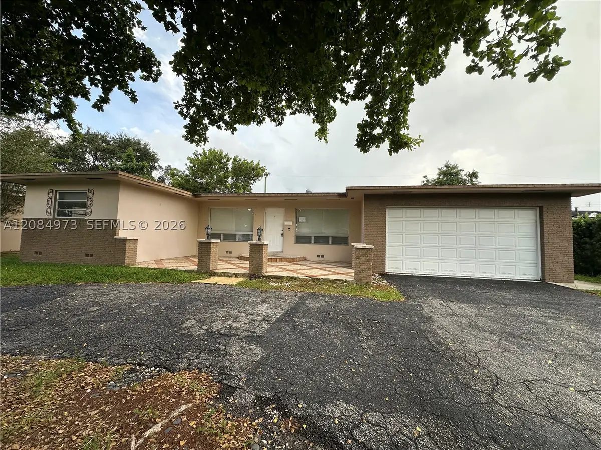 4200 Hayes St, Hollywood, FL 33021 - #1