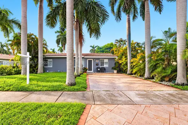 918 NE 4th St, Hallandale Beach, FL 33009