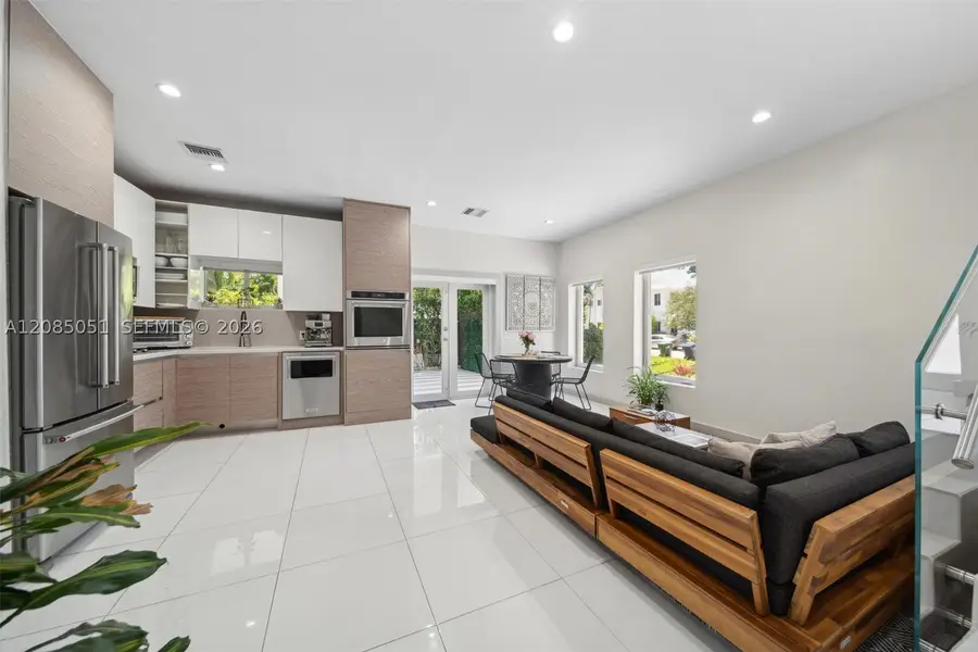 2615 NE 213th St, Miami, FL 33180 - #2