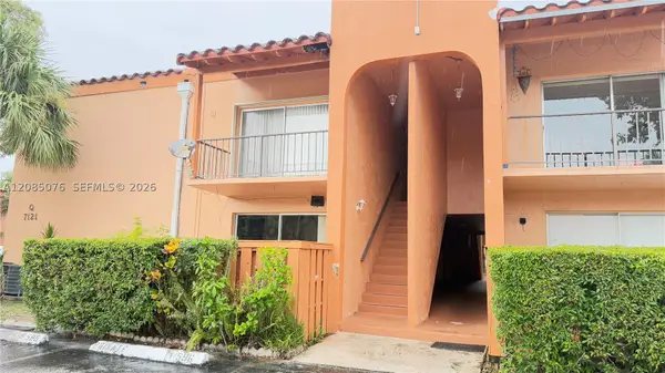 7121 Miami Lakes Dr #Q8, Miami Lakes, FL 33014