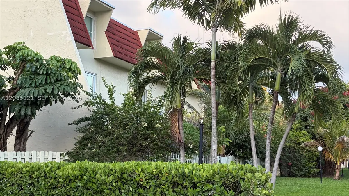 1655 NE 115th St #12B, Miami, FL 33181 - #1