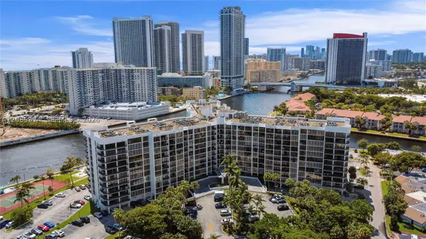 200 Leslie Dr #724, Hallandale Beach, FL 33009