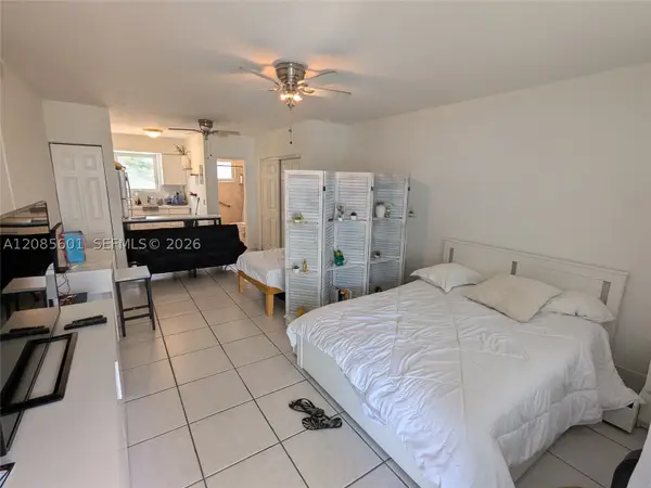 158 Ocean Dr #406, Miami Beach, FL 33139