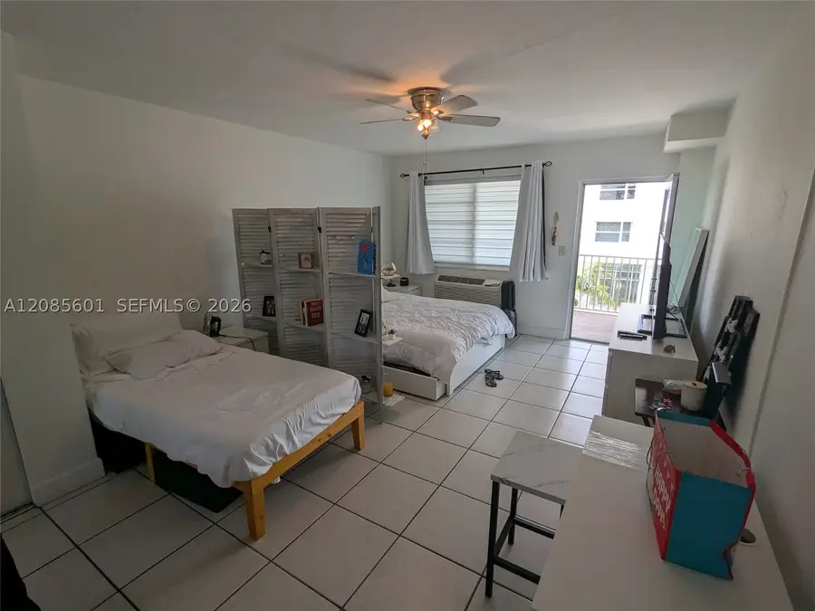 158 Ocean Dr #406, Miami Beach, FL 33139 - #2
