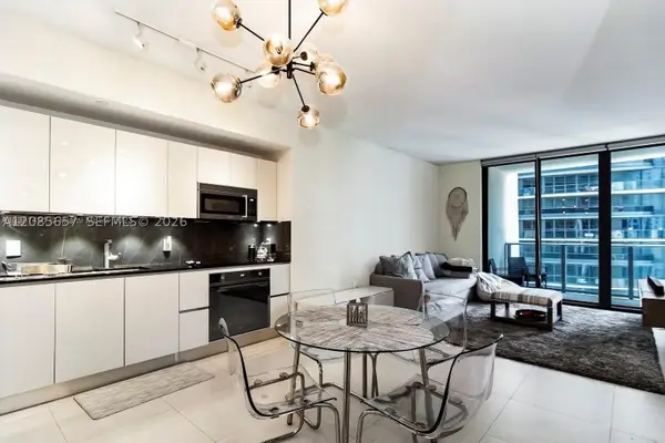 1010 Brickell Ave #2508, Miami, FL 33131