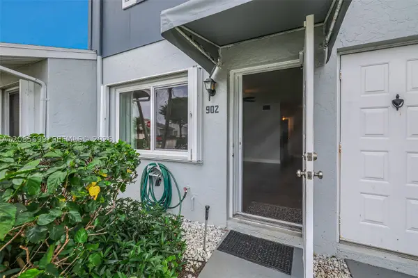 2641 Gately Dr W #902, West Palm Beach, FL 33415