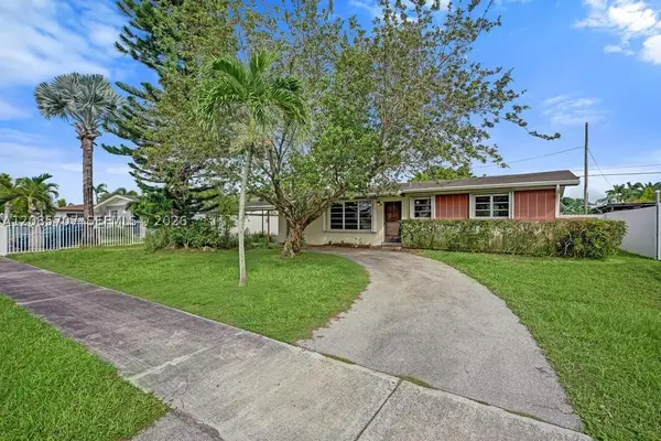 19731 Gulfstream Rd, Cutler Bay, FL 33157