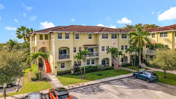 260 NW 109th Ave #206, Miami, FL 33172