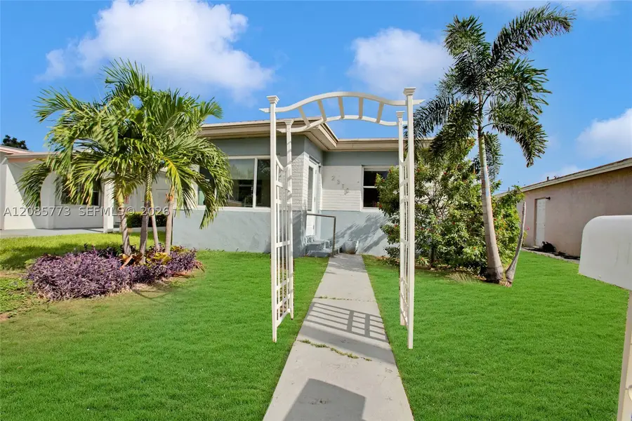 2315 Hope St, Hollywood, FL 33020 - #2