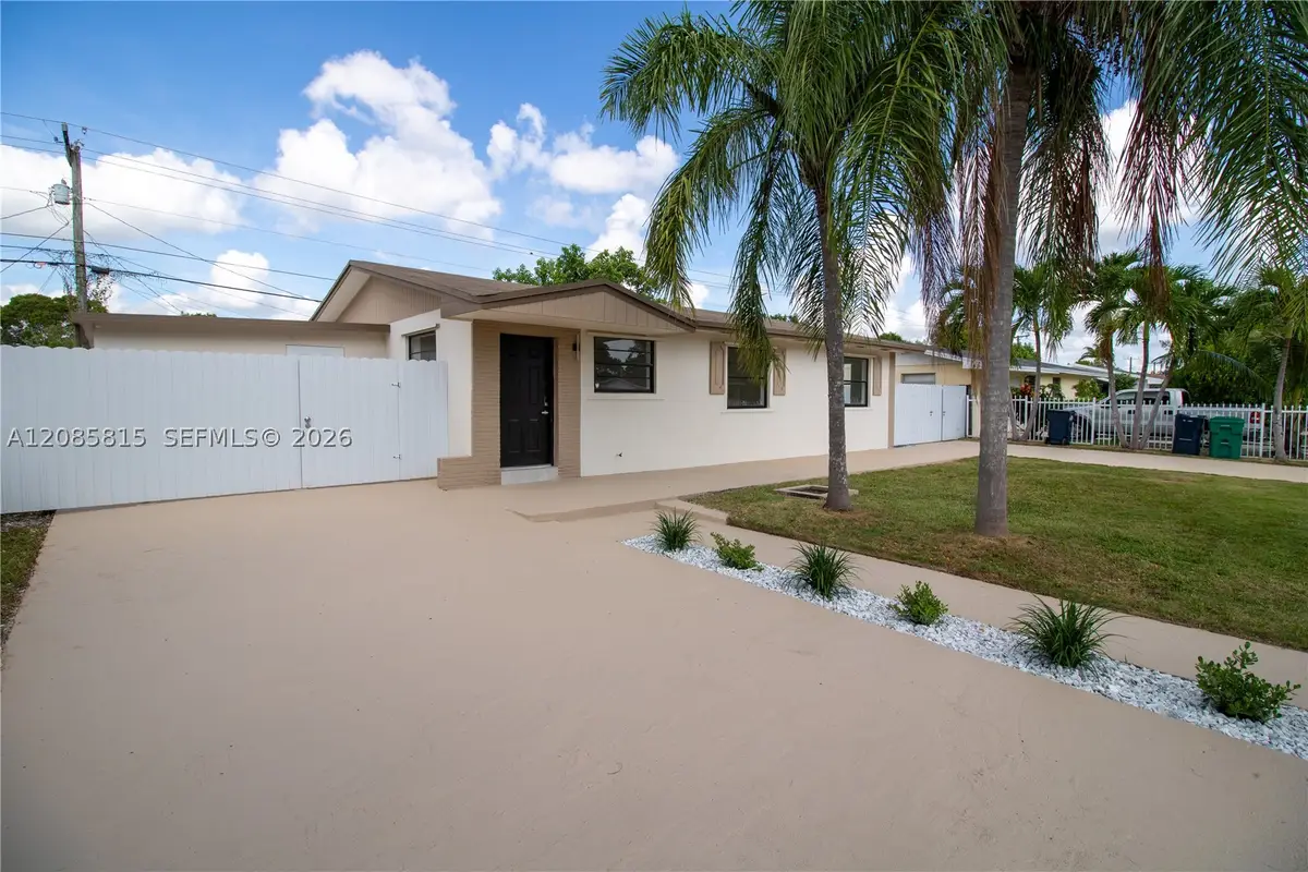 19720 SW 116th Ave, Miami, FL 33157 - #1