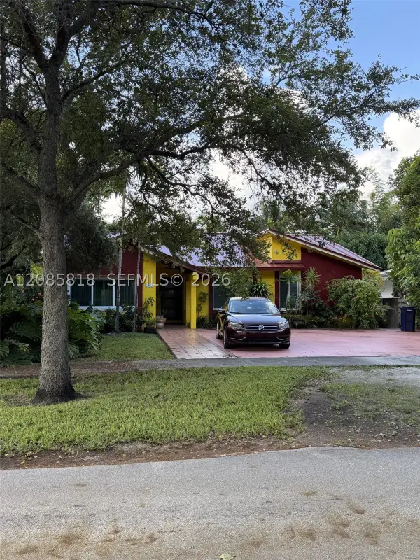 400 Oriole Ave, Miami Springs, FL 33166