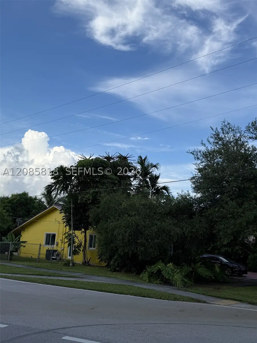 400 Oriole Ave, Miami Springs, FL 33166 - #2