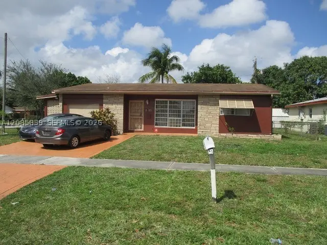 205 NE 175th St, North Miami Beach, FL 33162 - #2