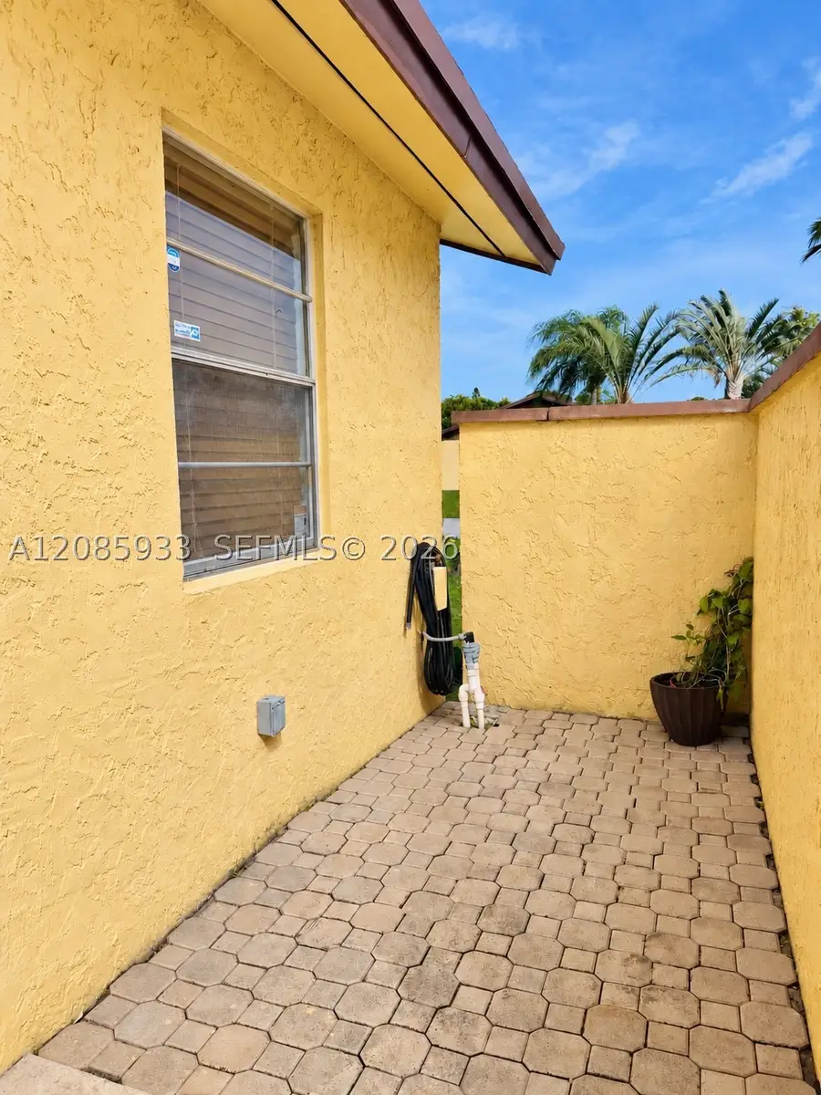 401 NW 43rd St, Deerfield Beach, FL 33064 - #2