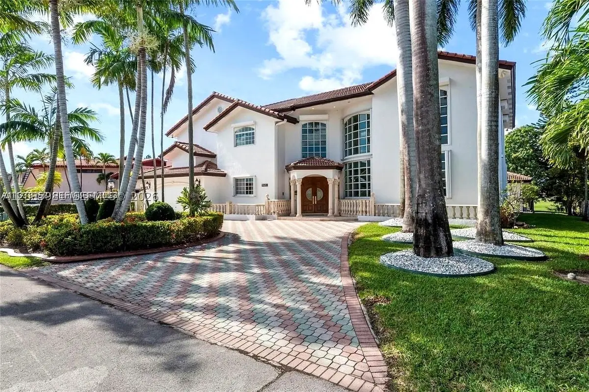 19420 W Saint Andrews Dr, Hialeah, FL 33015 - #1