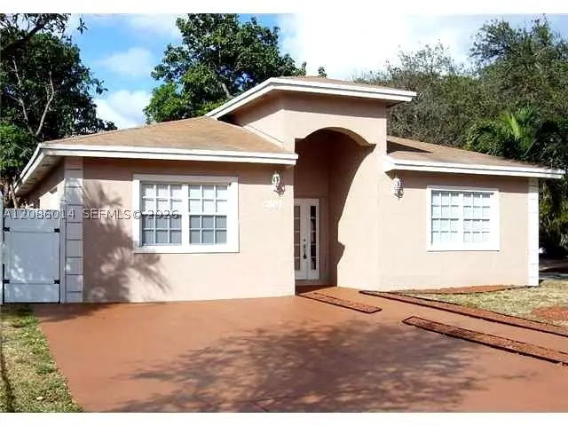 6601 Perry St, Hollywood, FL 33024 - #1