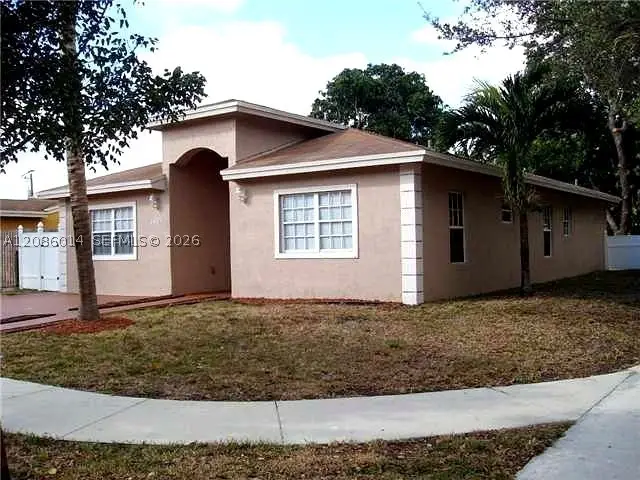 6601 Perry St, Hollywood, FL 33024 - #2