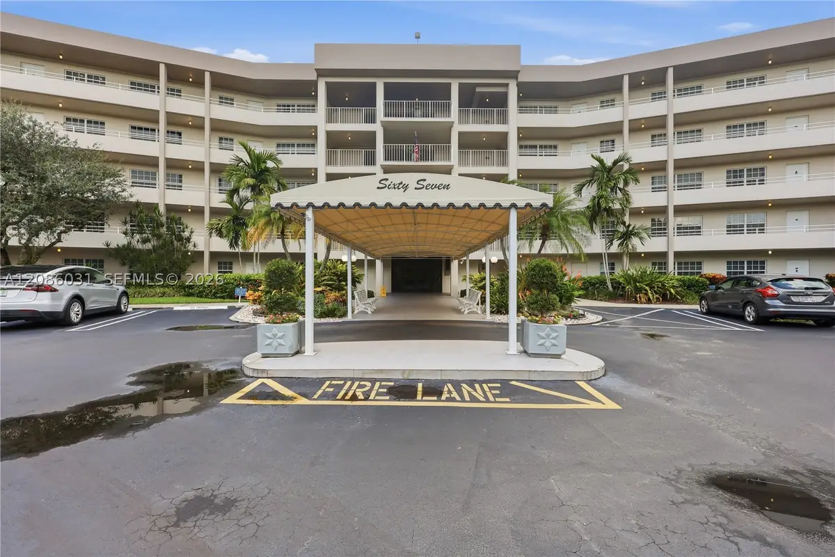 555 Oaks Ln #309, Pompano Beach, FL 33069 - #1